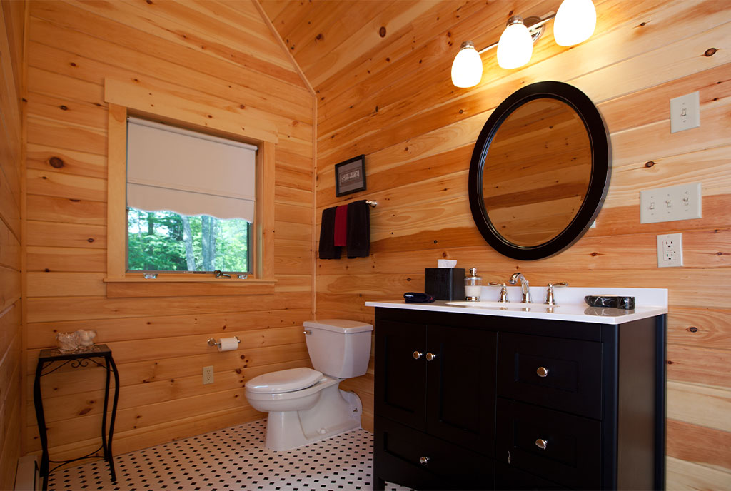 Beaver Mountain Log Homes Richland Meadow Log Home Upper Level Bathroom