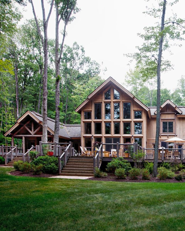 There's so much to love about the Heron Cove! 🥰

#beavermountainloghomes #loghomes #customhomes #upstatenewyork #luxuryloghomes  #logcabins #loghome  #loghomedesign #woodhomes  #houseenvy #newconstruction #newyorkloghomes #timberframe #NYrealestate #designinspiration #NYhomes #dreamhome #moderndesign #luxuryhomes