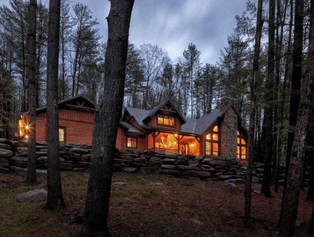 The Black Bear Lodge 
Total Square Footage 2,749 Sq. Ft. 
Main Level 1,843 Sq. Ft. 
Upper Level 906 Sq. Ft. 
Optional Lower Level 1,687 Sq. Ft.

#beavermountainloghomes #loghomes #customhomes #upstatenewyork #luxuryloghomes  #logcabins #loghome  #loghomedesign #woodhomes  #houseenvy #newconstruction #newyorkloghomes #timberframe #NYrealestate #designinspiration #NYhomes #dreamhome #moderndesign #luxuryhomes
