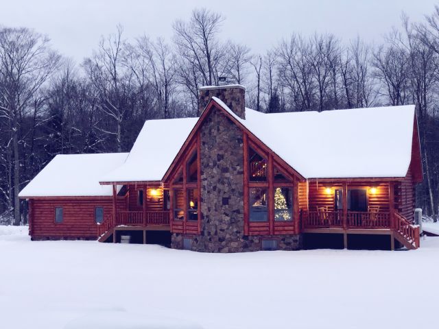 ❄️ Camp Kozakis looks so beautiful in the snow! ❄️

Thanks for sharing, John, Jackie & Family!